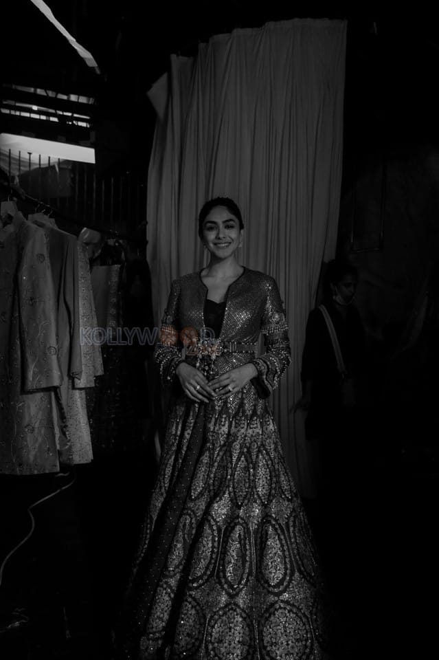 Actress Mrunal Thakur in a Black and White Lehenga Photos 01