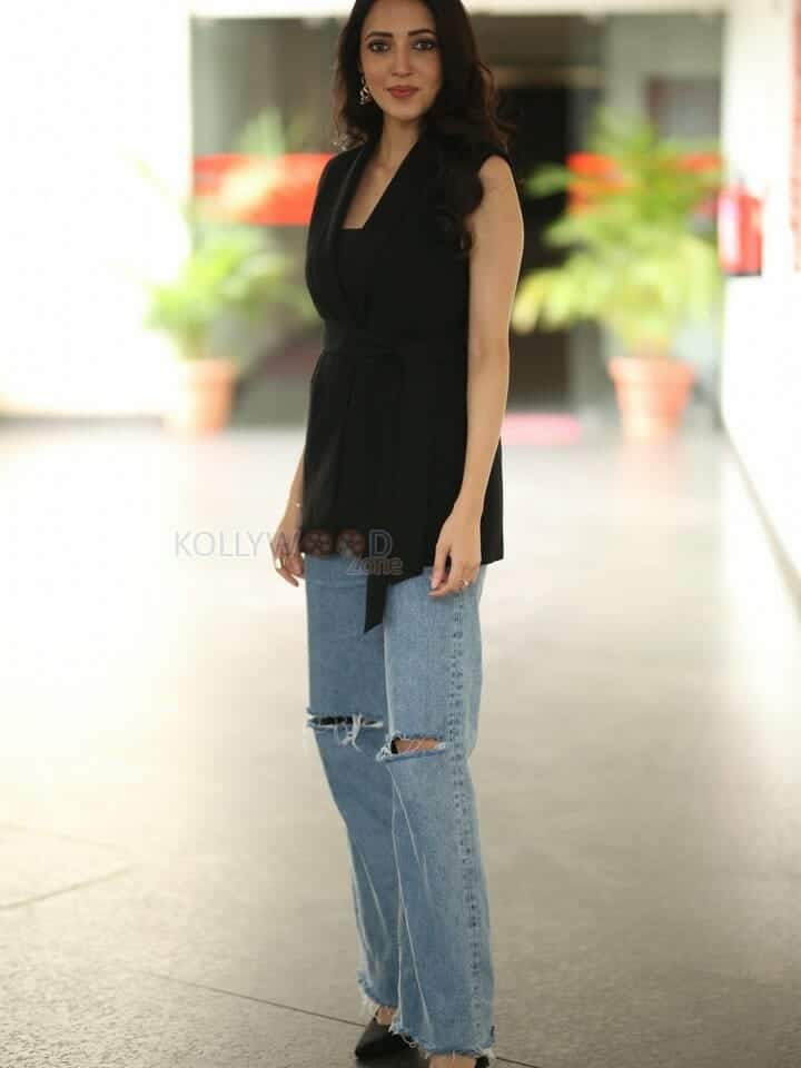 Actress Neha Shetty at Rules Ranjann Interview Pictures 30