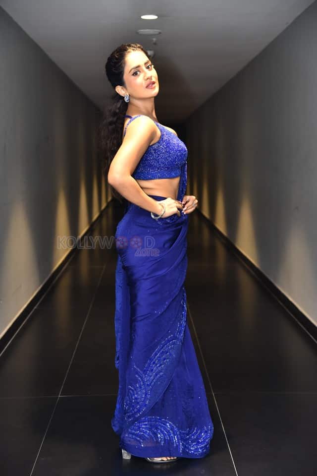 Actress Rashi Singh at 3 Roses Season 2 Pre Release Event Stills 22