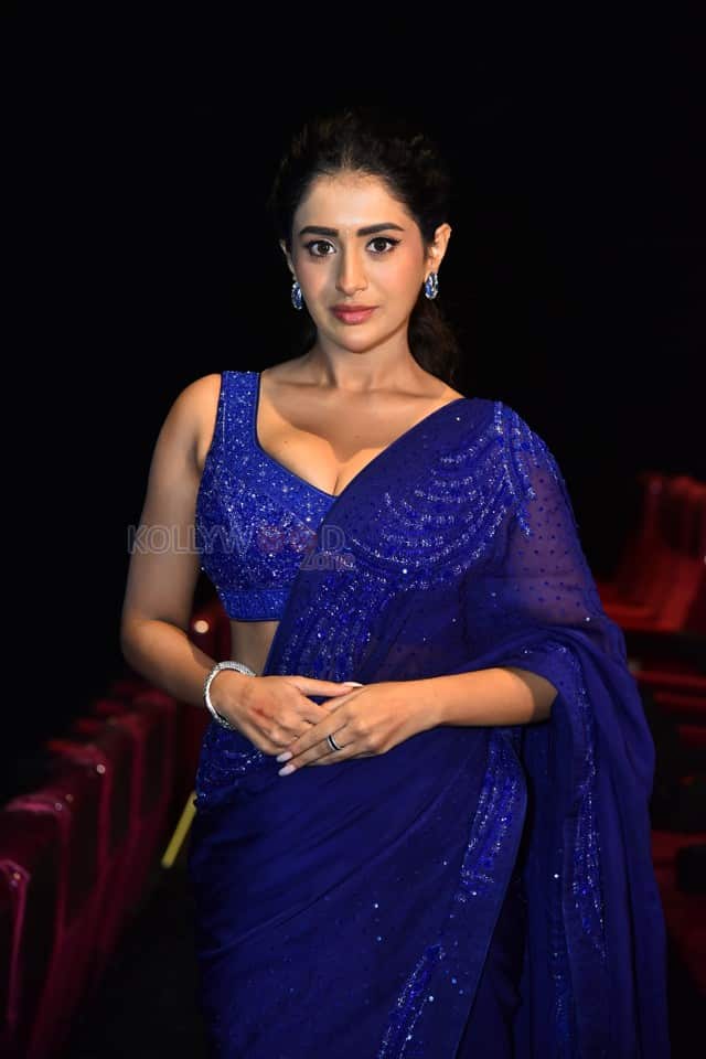 Actress Rashi Singh at 3 Roses Season 2 Pre Release Event Stills 32