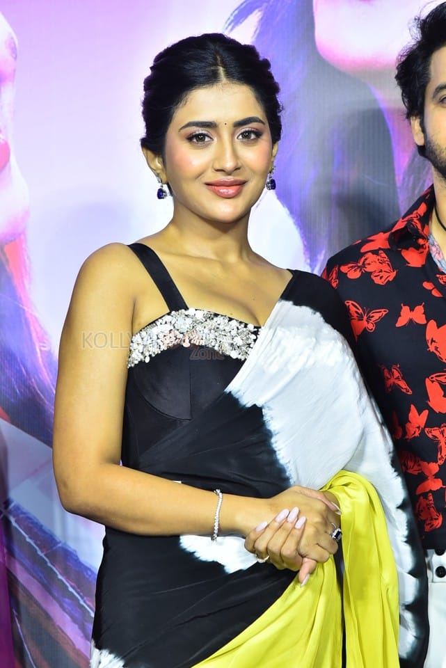 Actress Rashi Singh at 3 Roses Season 2 Press Meet Pictures 02