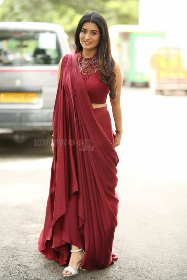 Actress Rashi Singh at Papam Pasivadu Web Series Trailer Launch Photos 14