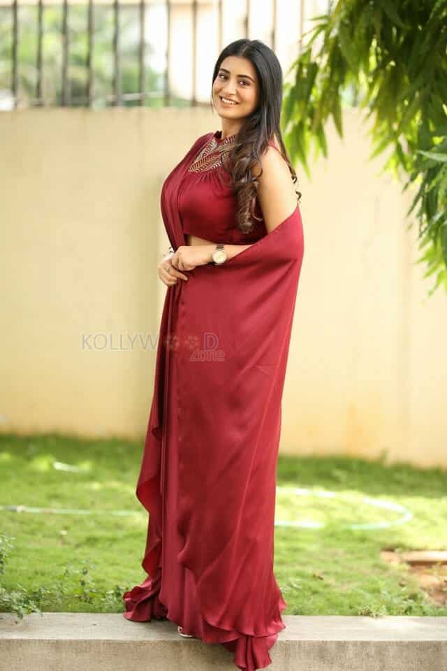 Actress Rashi Singh at Papam Pasivadu Web Series Trailer Launch Photos 21