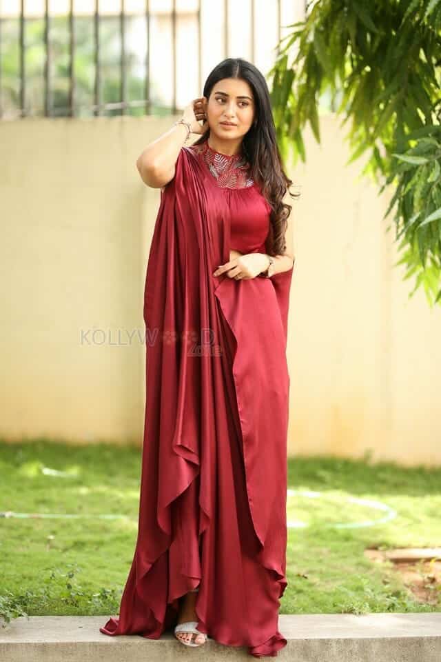 Actress Rashi Singh at Papam Pasivadu Web Series Trailer Launch Photos 22
