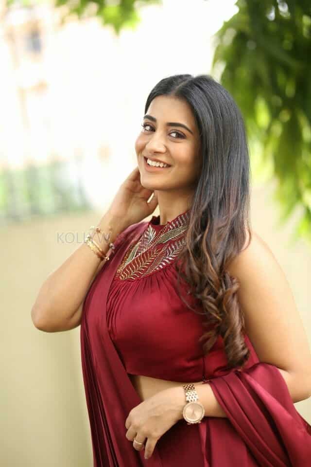 Actress Rashi Singh at Papam Pasivadu Web Series Trailer Launch Photos 26