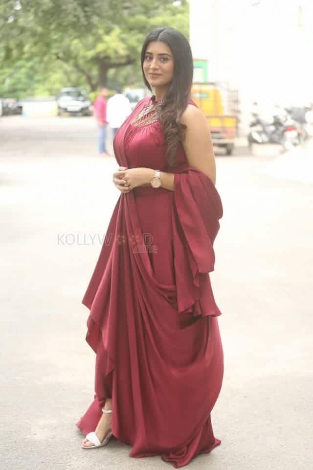 Actress Rashi Singh at Papam Pasivadu Web Series Trailer Launch Photos 36