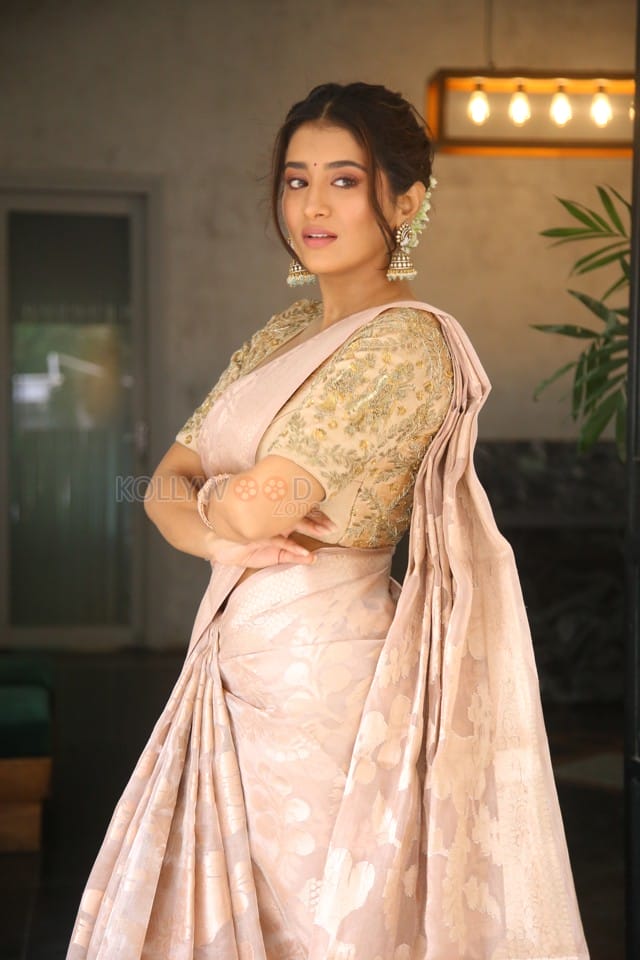 Actress Rashi Singh at Raj Tharun New Movie Launch Photos 39