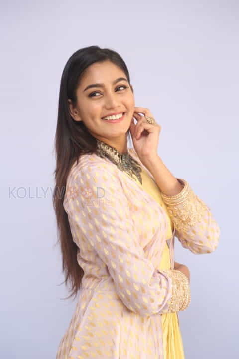 Actress Sana Makbul Latest Pictures