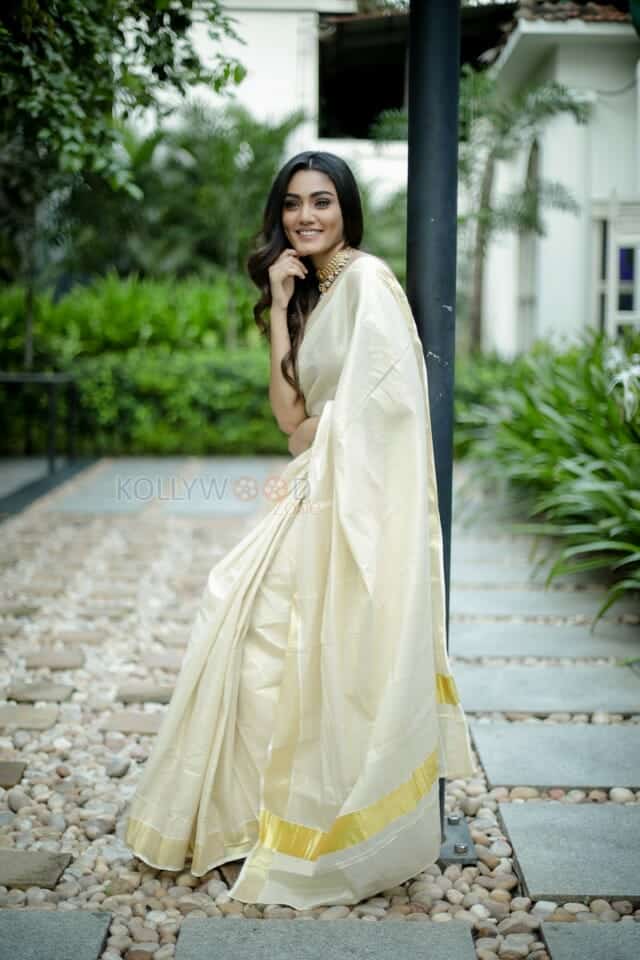 Actress Sana Makbul Photoshoot Pictures 06