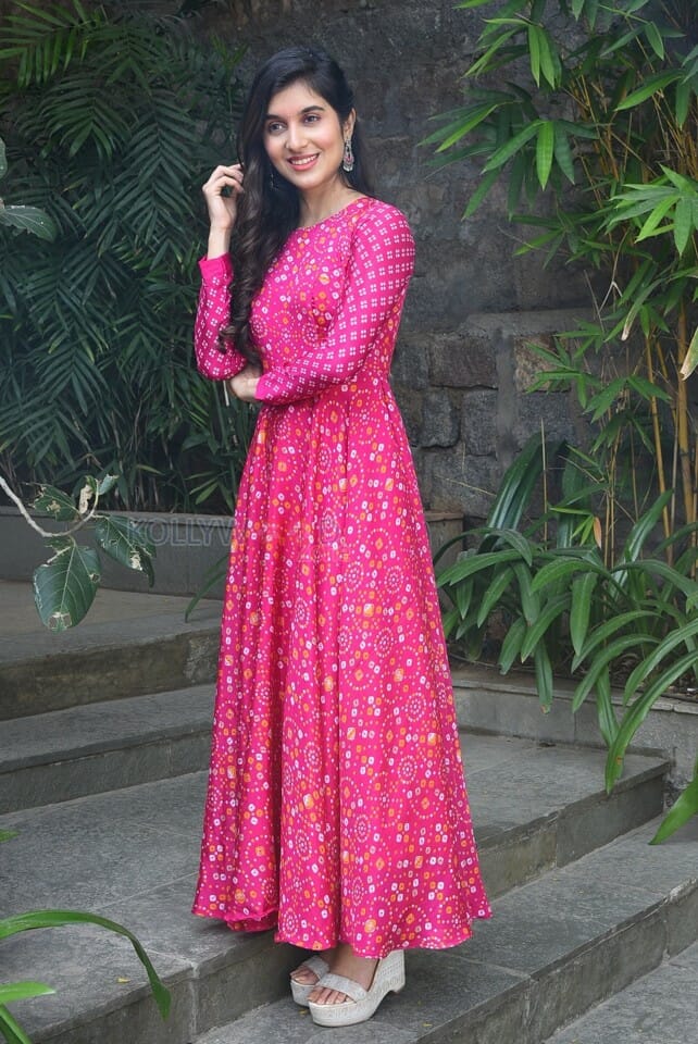 Actress Sanjana Sarathy at Sarasalu Chalu Movie Opening Photos 25