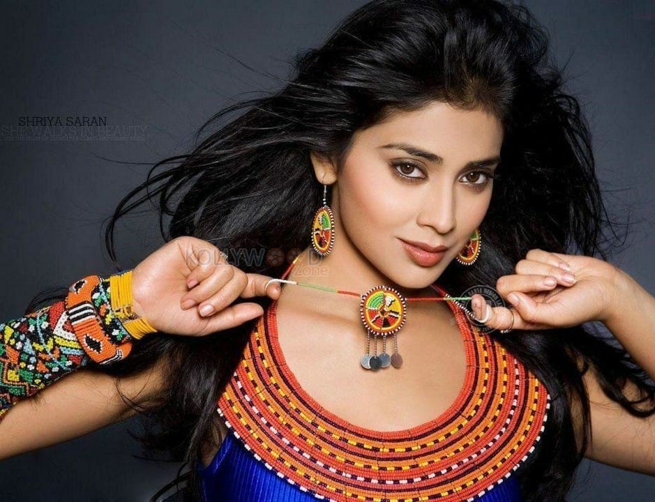 Actress Shriya Saran New Photoshoot Pictures