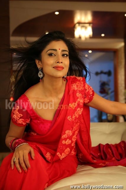 Actress Shriya Sexy Pictures