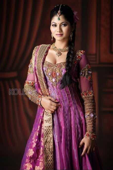 Actress Shruthi Reddy Photoshoot Stills
