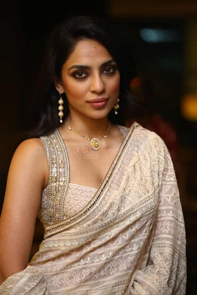 Actress Sobhita Dhulipala at Kurup Movie Pre Release Event Photos 24