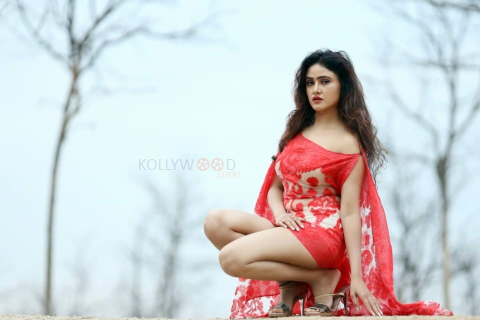 Actress Sony Charishta In Iruvar Oppandham Movie Stills