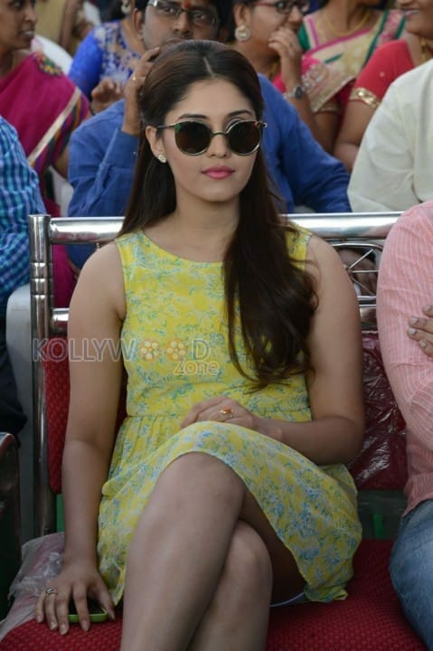 Actress Surabhi Sexy Skirt Pictures