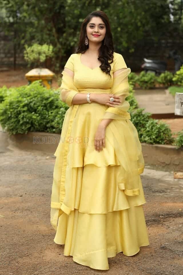 Actress Surabhi at DD Returns Press Meet Pictures 25