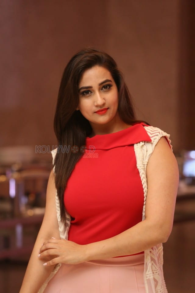 Anchor Manjusha At Kissess Audio Launch Photos