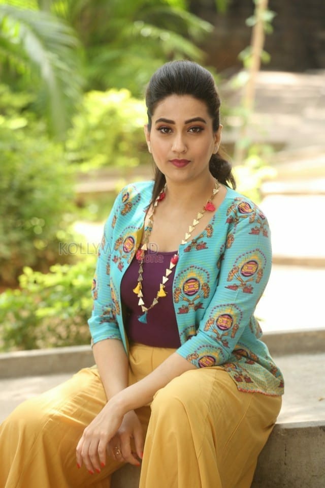 Anchor Manjusha At Monkeys Movie First Look Launch Photos