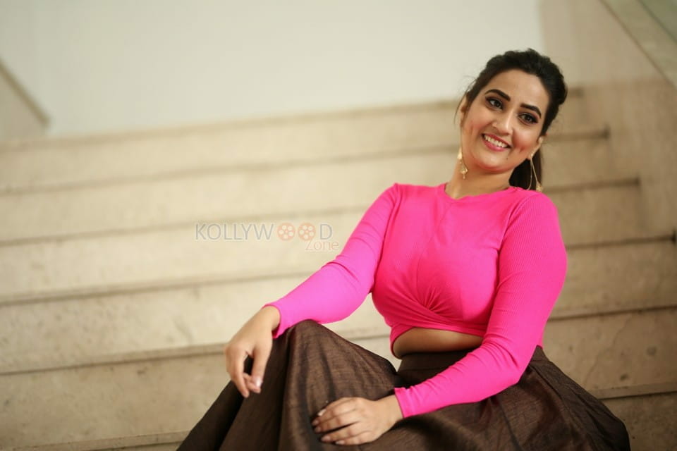 Anchor Manjusha At Ala Vaikunthapurramuloo Thanks Meet Pictures