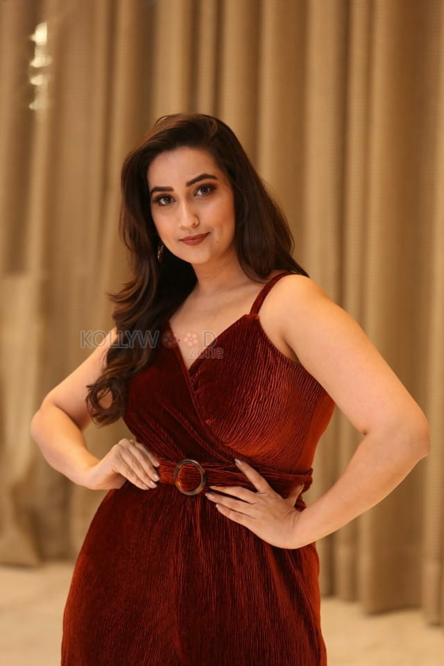 Anchor Manjusha At Beautiful Movie Pre release Event Photos