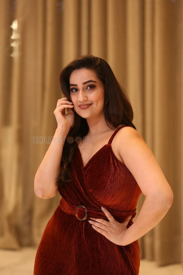 Anchor Manjusha At Beautiful Movie Pre release Event Photos
