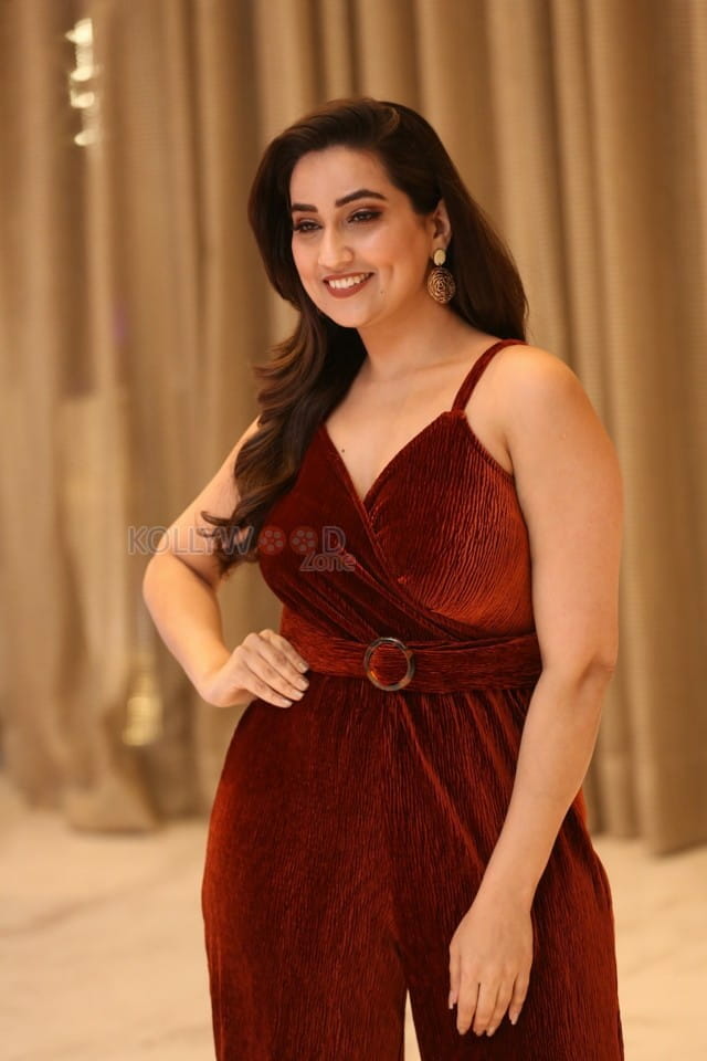 Anchor Manjusha At Beautiful Movie Pre release Event Photos