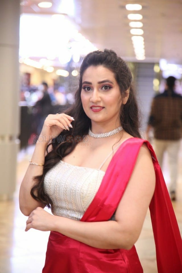 Anchor Manjusha At SIIMA Awards 2021 Pics 03