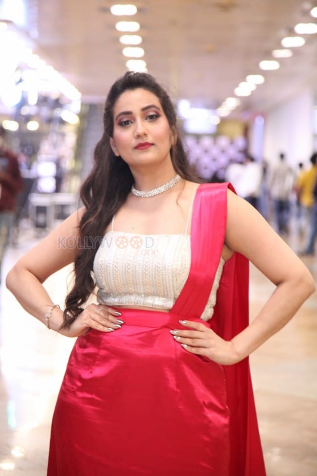 Anchor Manjusha At SIIMA Awards 2021 Pics 07