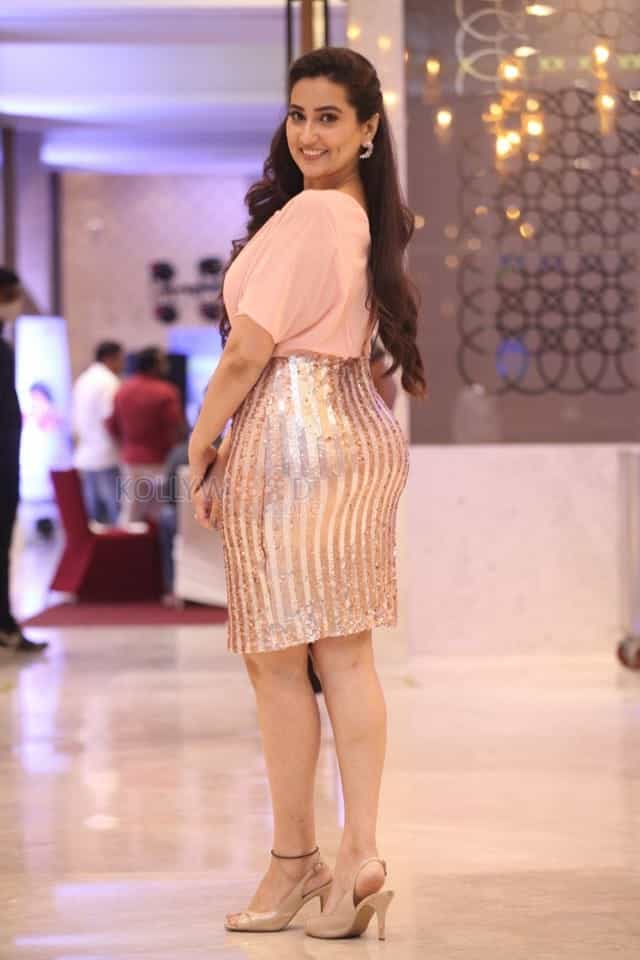 Anchor Manjusha at Guduputani Movie Pre Release Event Pictures 22