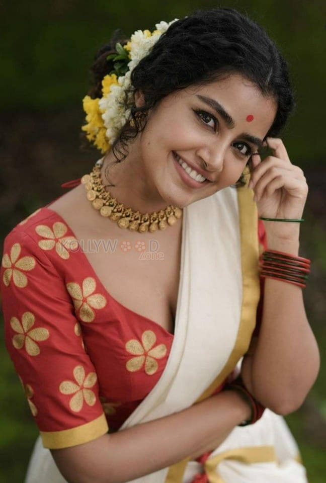 Anupama Parameswaran Hot Onam Celebration Pictures