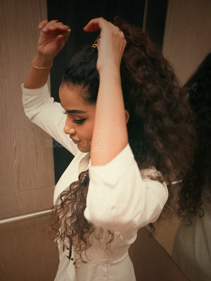 Beautiful Anupama Parameswaran in a White Dress Photoshoot Pictures 01