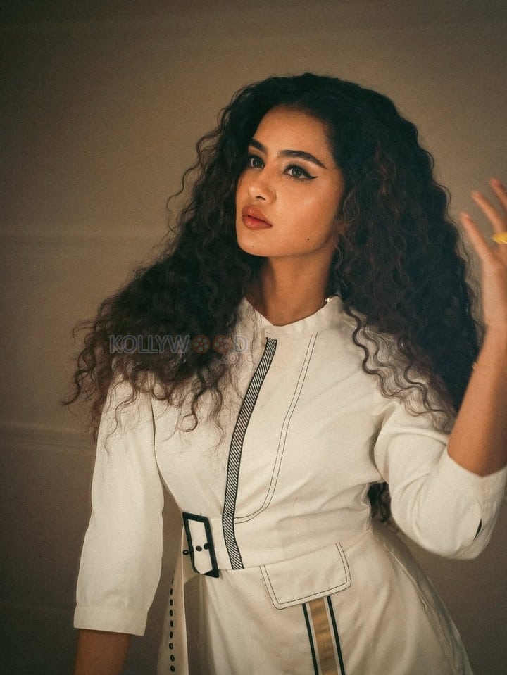 Beautiful Anupama Parameswaran in a White Dress Photoshoot Pictures 03