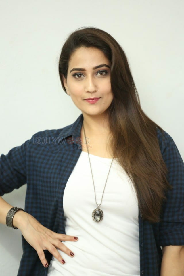 Beautiful Manjusha Photo Shoot Pictures
