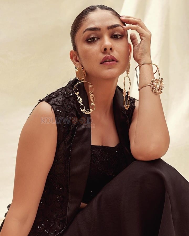 Beautiful Mrunal Thakur in a Georgette Three Piece Set with a Crop Top Blazer and Palazzo Pant Photos 03