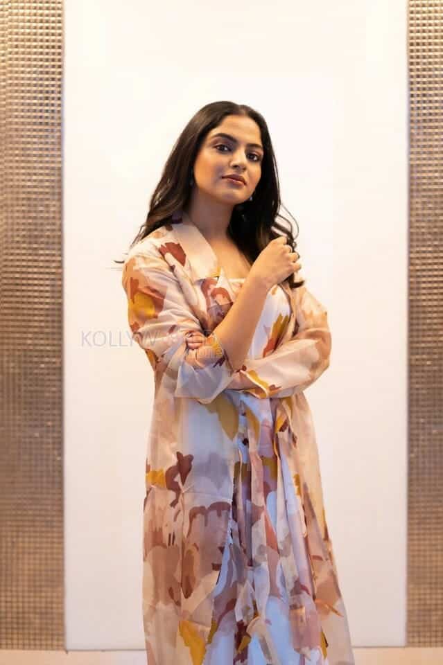 Beautiful Nikhila Vimal in an Abstract Maxi Dress Pictures 01