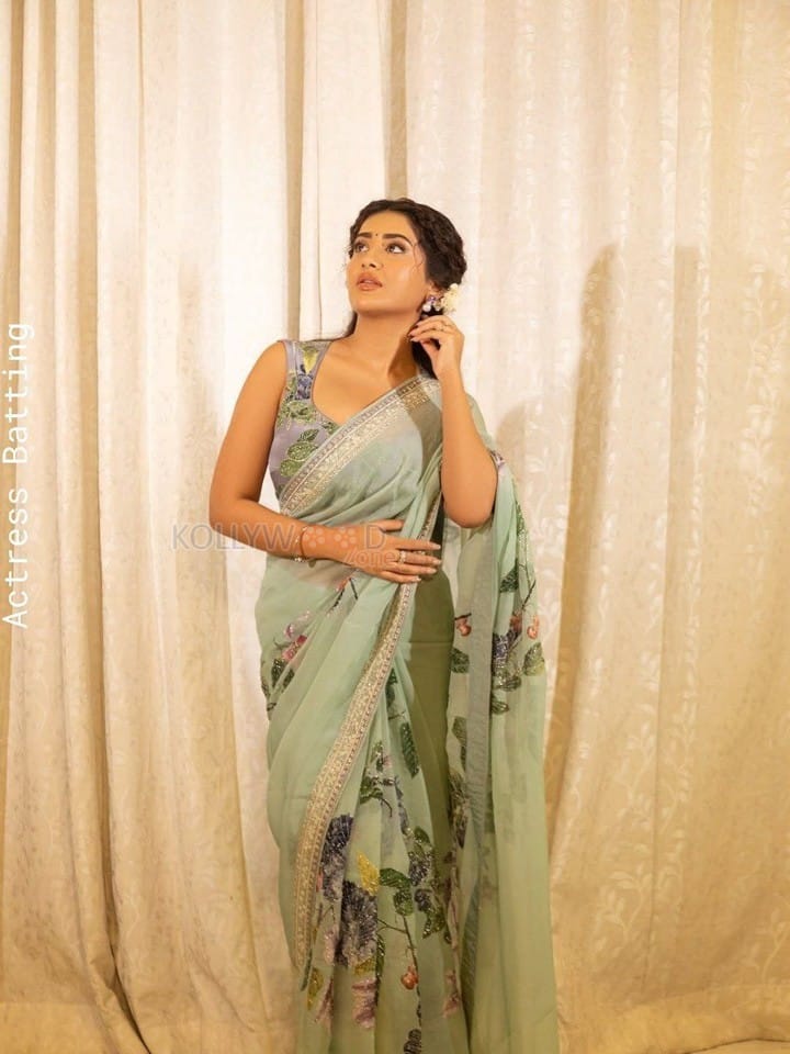 Beautiful Rashi Singh in a Light Green Sheer Printed Saree Photos 03