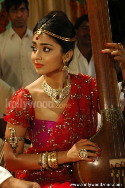 Beautiful Shriya Saran Chandra Movie Photos