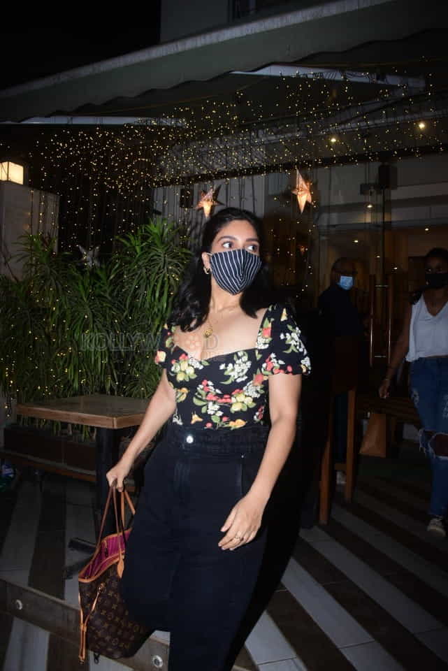 Bhumi Pednekar Spotted At Tori In Bandra Pictures