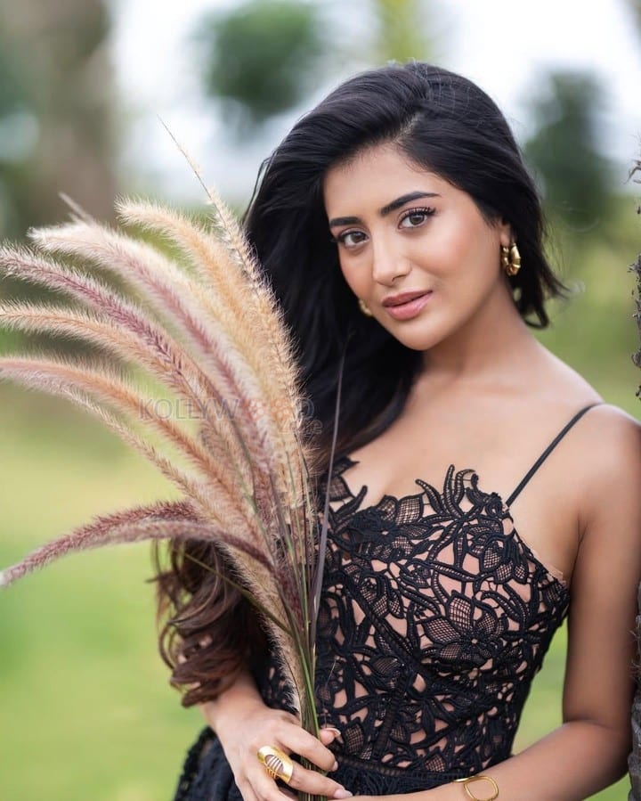 Bold Rashi Singh in a Black Lace Midi Dress with Spaghetti Straps Photos 02