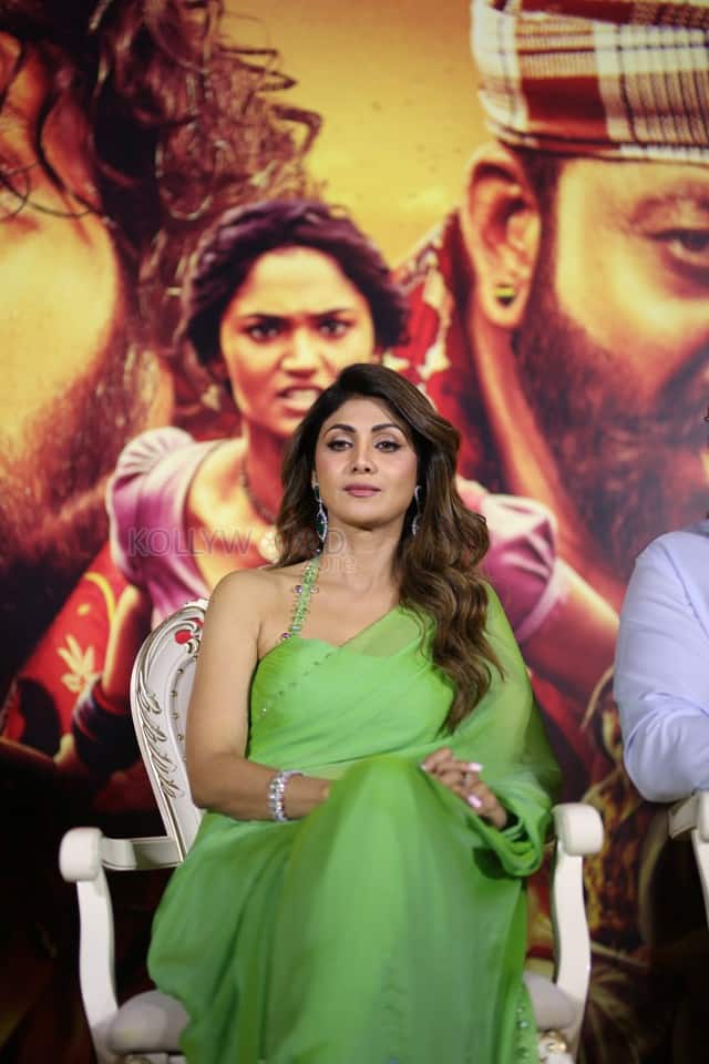 Bollywood Actress Shilpa Shetty at KD The Devil Teaser Launch Event Photos 39