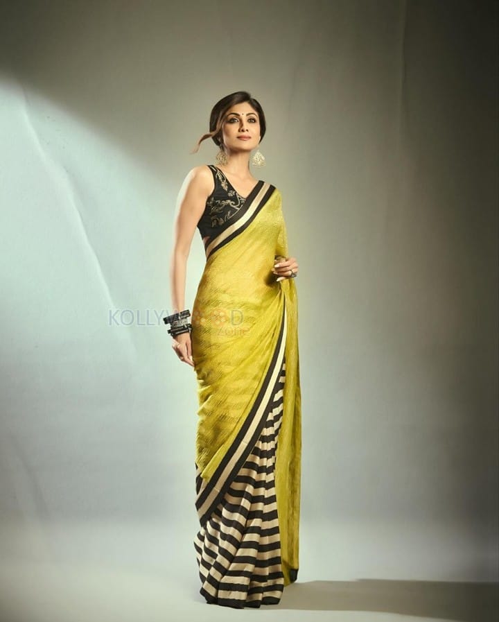 Bollywood Actress Shilpa Shetty in Mustard Saree Photoshoot Pictures 01