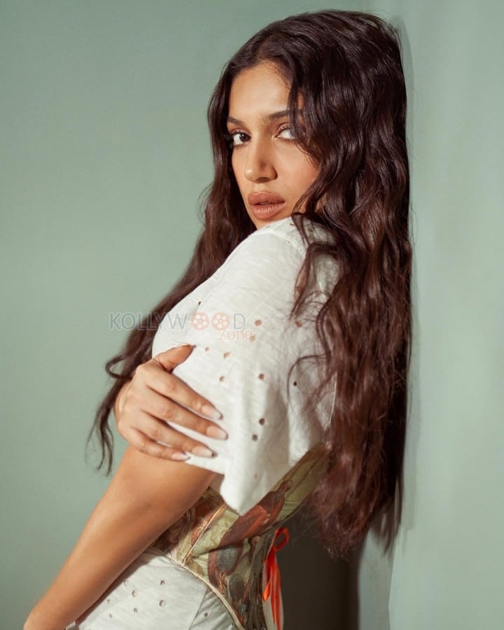 Bollywood Diva Bhumi Pednekar in a Corset White Mini Dress Photos 04
