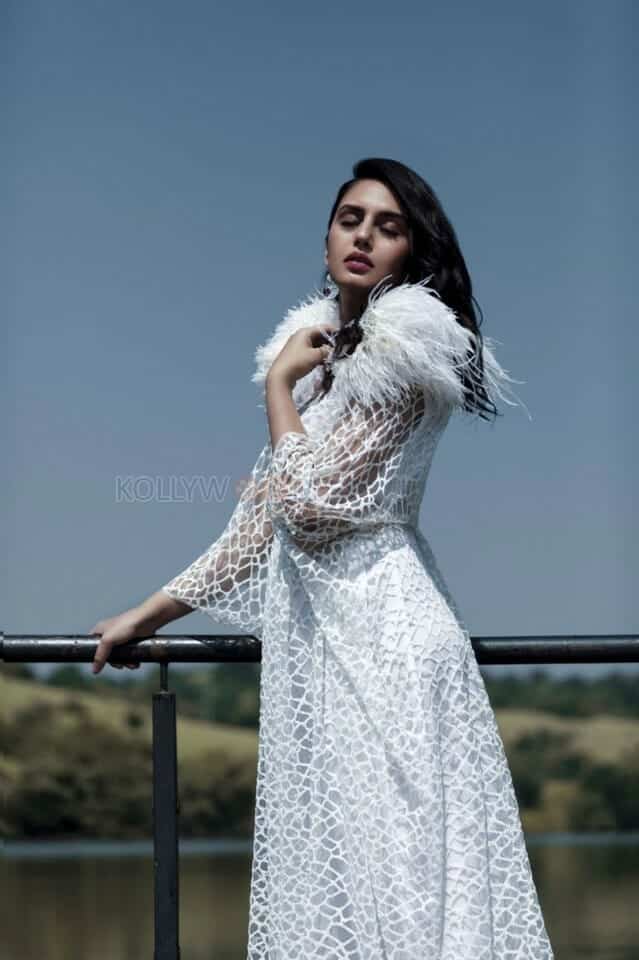 Charming Huma Qureshi in White Dress Photo 01