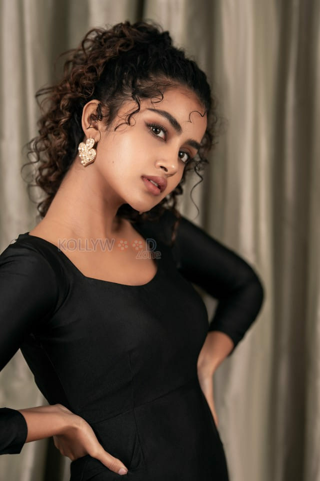 Cute Anupama Parameswaran Black Dress Pictures