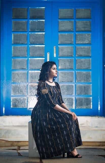 Cute Anupama Parameswaran Photos