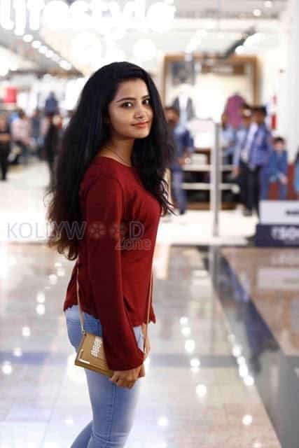 Cute Anupama Parameswaran Photos