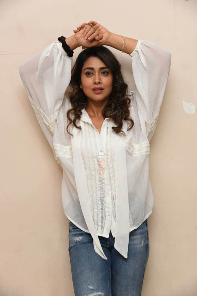 Cute Shriya Saran at Gamanam Success Meet Event Photos 26