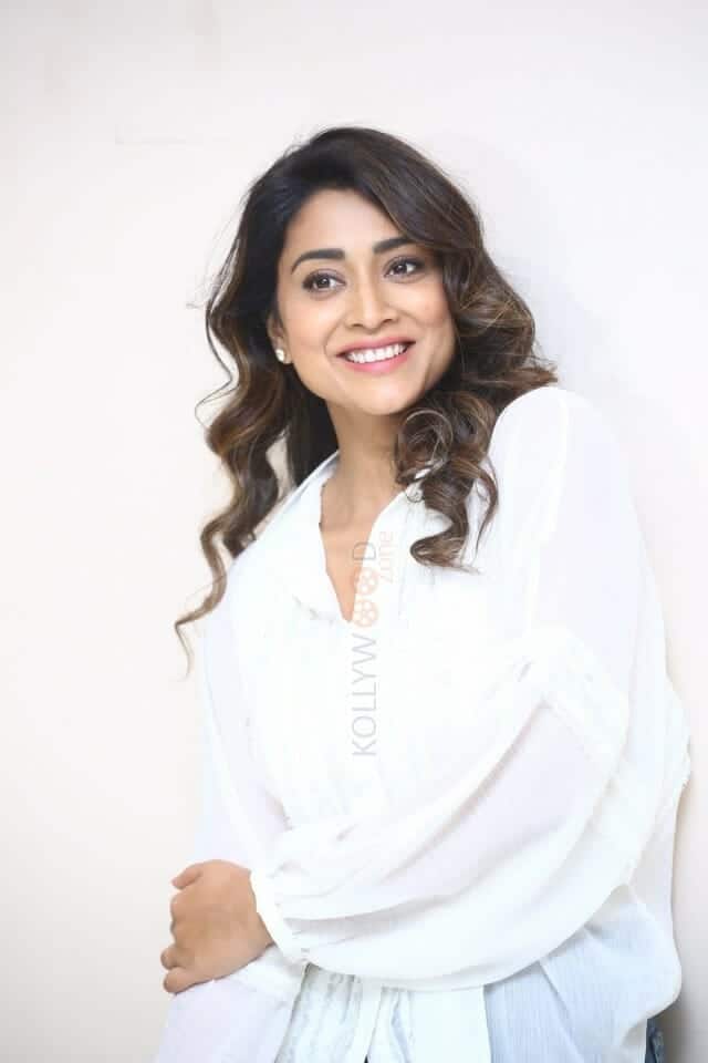 Cute Shriya Saran at Gamanam Success Meet Event Photos 37