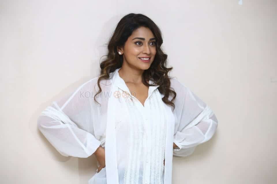 Cute Shriya Saran at Gamanam Success Meet Event Photos 42